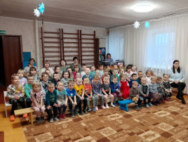 К нам приехал кукольный театр К нам приехал кукольный театр.
