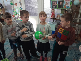 Тематическое занятие «День Матери», группа "Почемучки" Тематическое занятие «День Матери», группа "Почемучки".