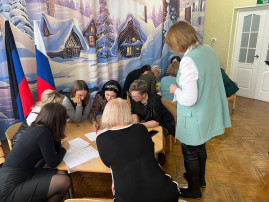 Заседание методической студии "Диалог" Заседание методической студии "Диалог".