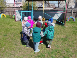 В поисках весенних изменений в природе В поисках весенних изменений в природе.